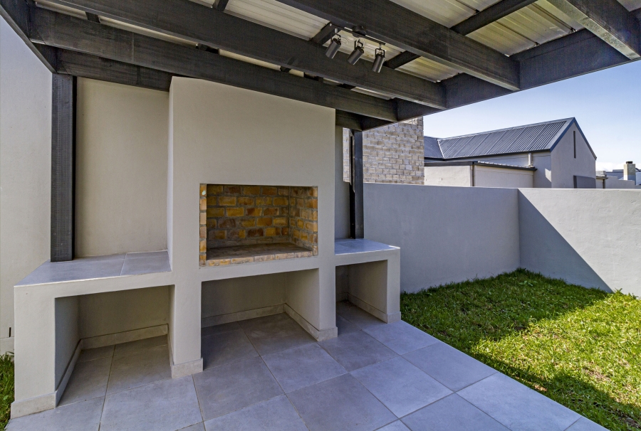 3 Bedroom Property for Sale in Aan de Wijnlanden Western Cape